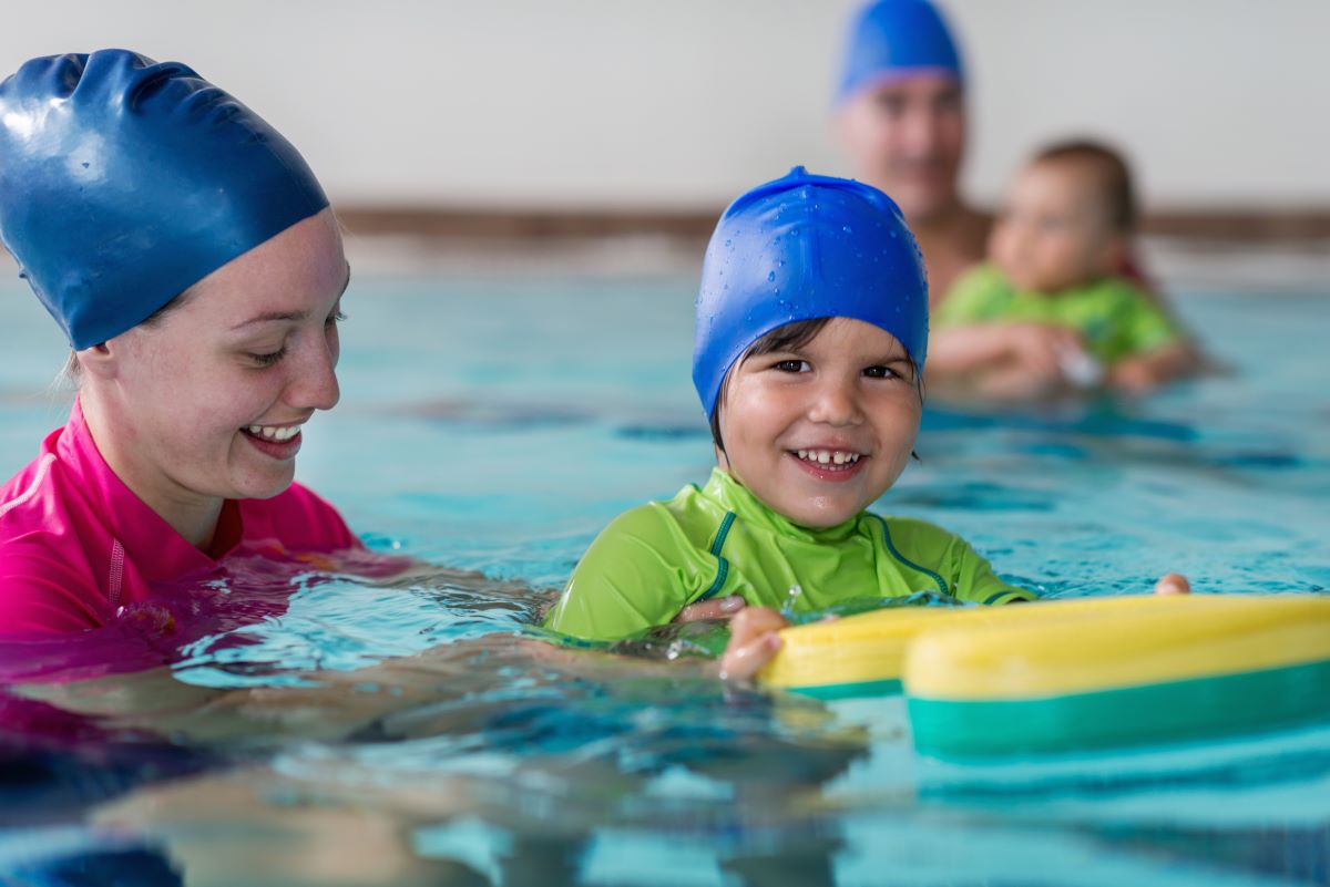 Schwimmen lernen in Warendorf: Das richtige Alter und die be
